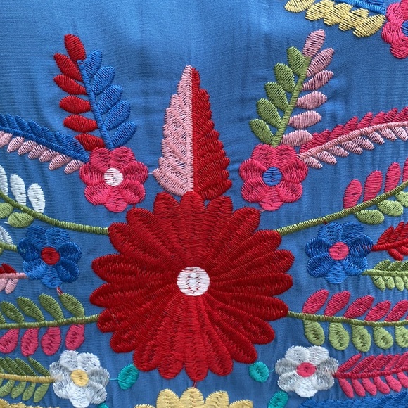 Layerz Clothing Embroidery Floral V - Neck Summer - Picture 6 of 12